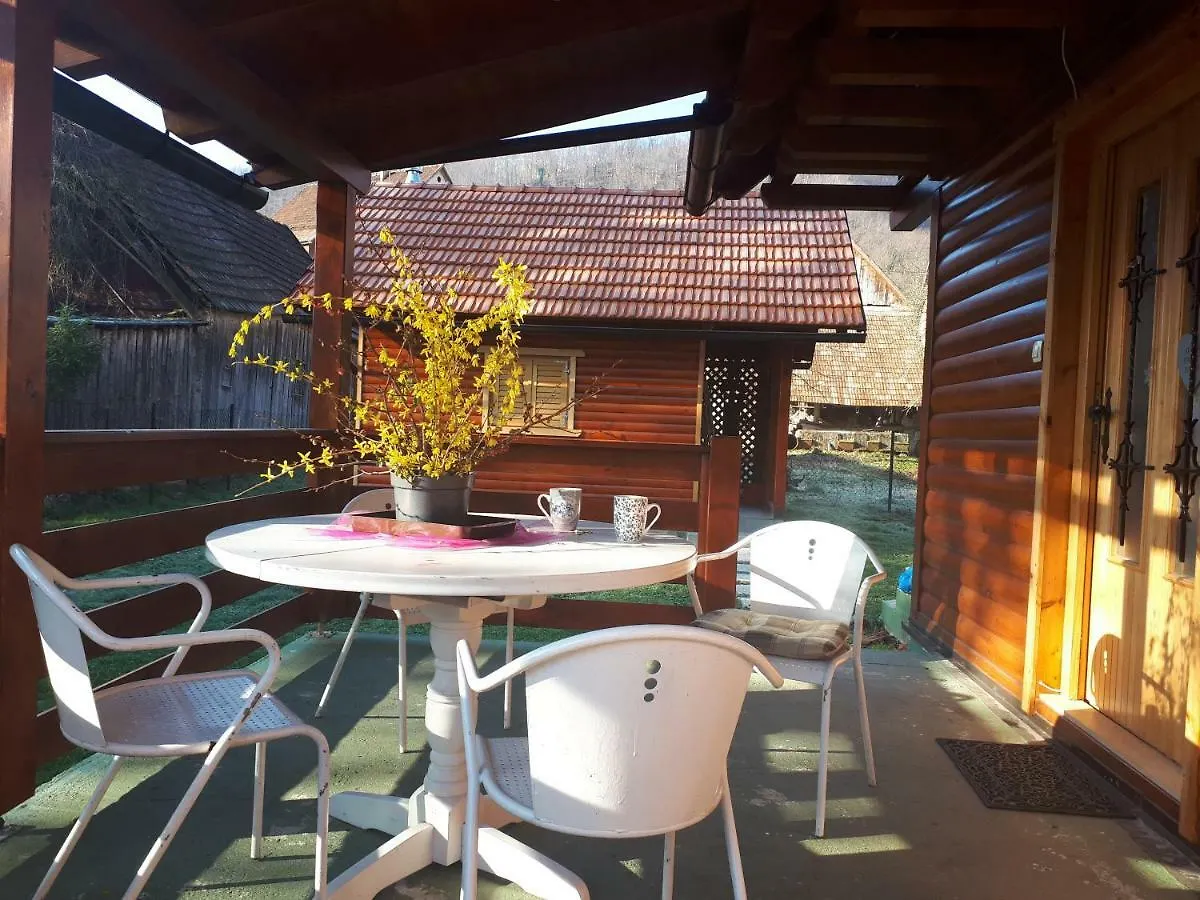 Petit Chalet Belosevic Kuzelj Holiday home
