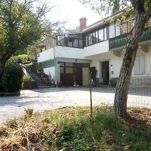 https://studio-apartman-buzet.in-istria.net